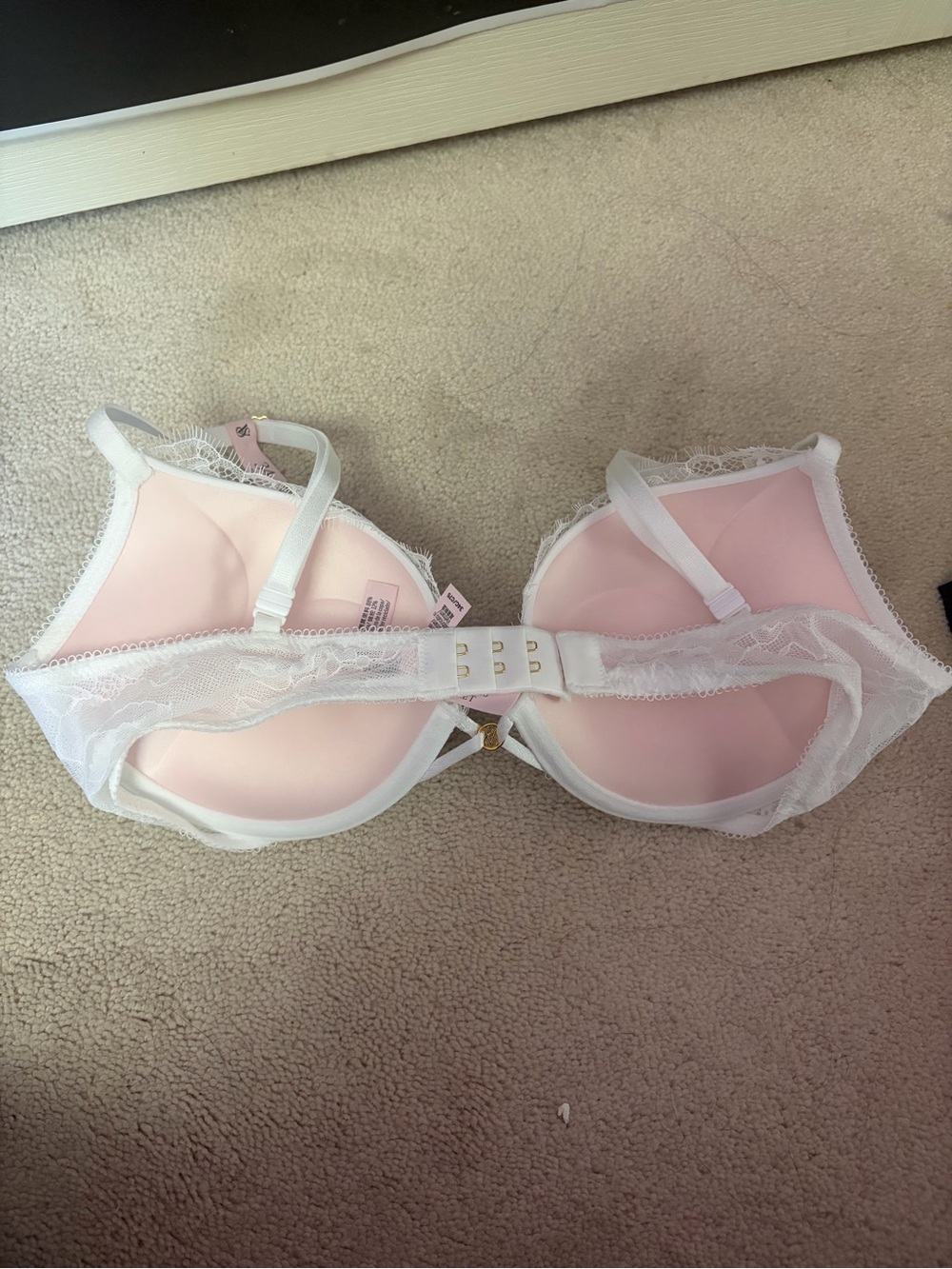 Victoria Secret White Lace Push-Up Bra with Adjustable Straps - Picture 5 of 6